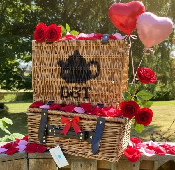 The Art of Slow Love